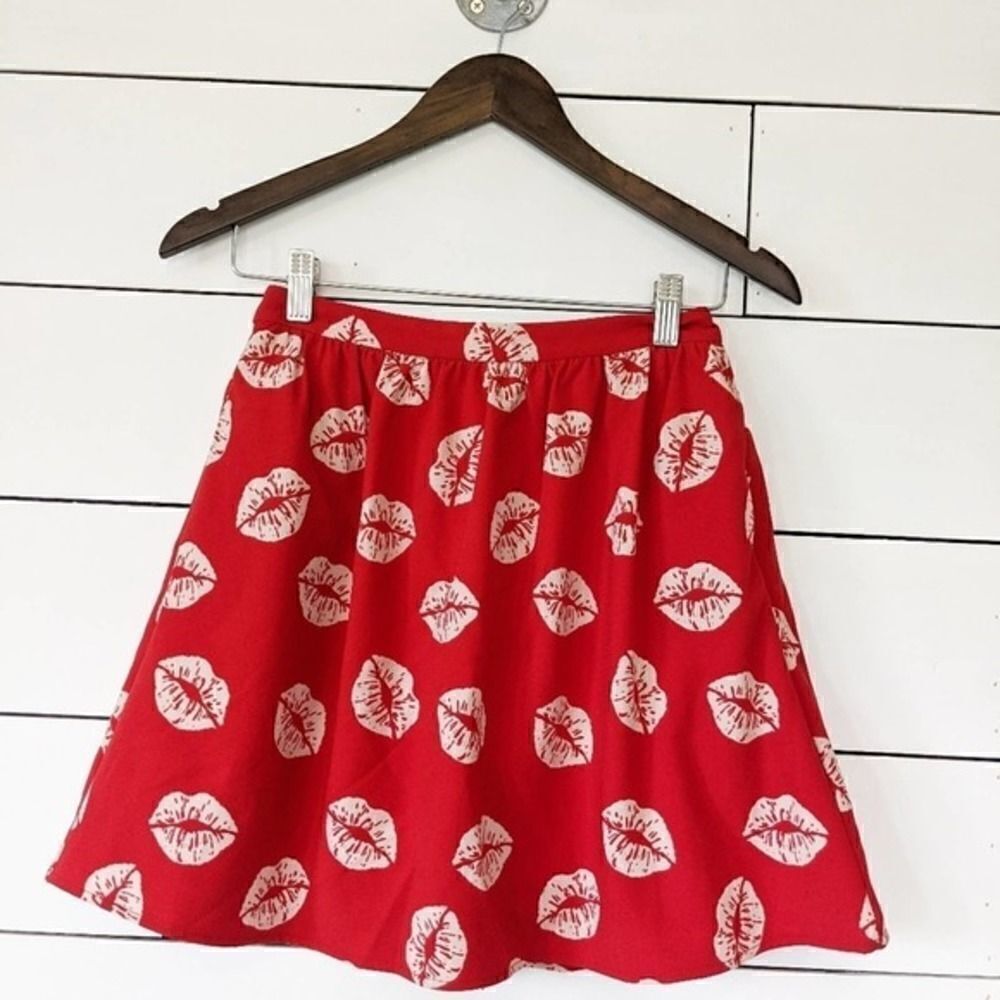 Sam Edelman Red Kiss Pattern Pocket Mini Skirt 2 - Picture 3 of 6